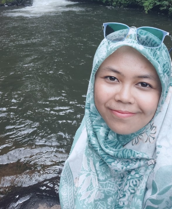 Nur Azizah R